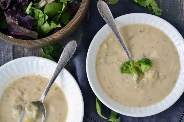 CREAMY BROCCOLI SOUP