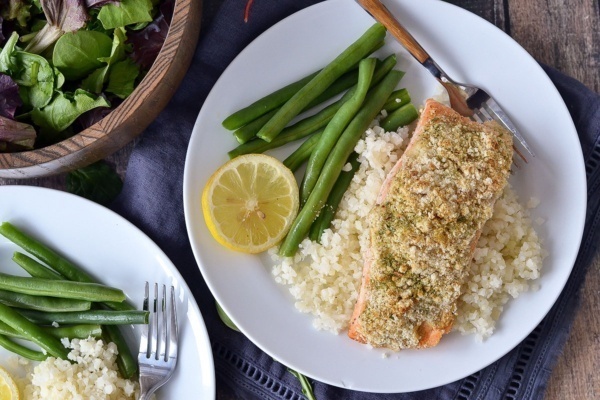 ALMOND CRUSTED SALMON