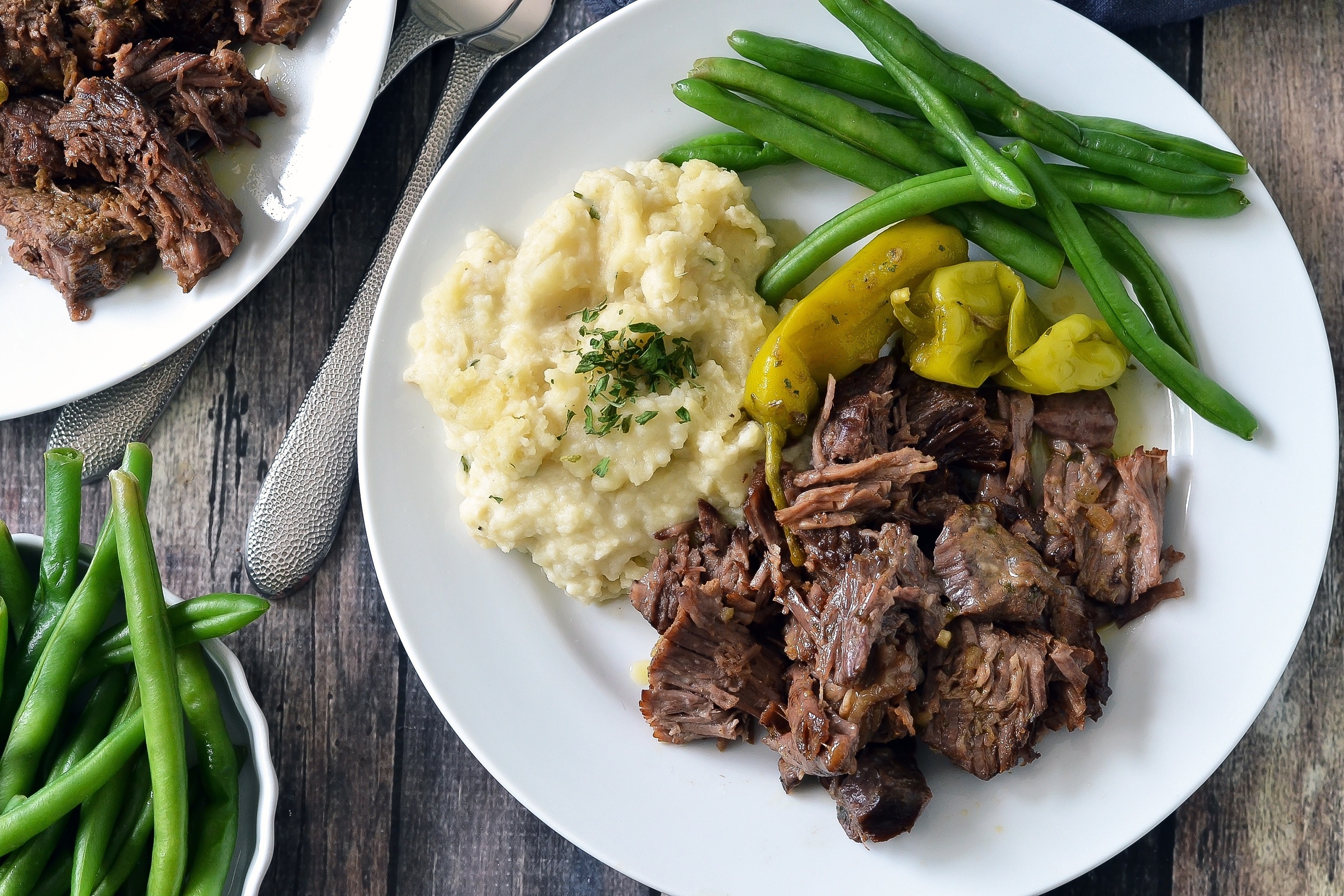 Crockpot pot roast with green beans