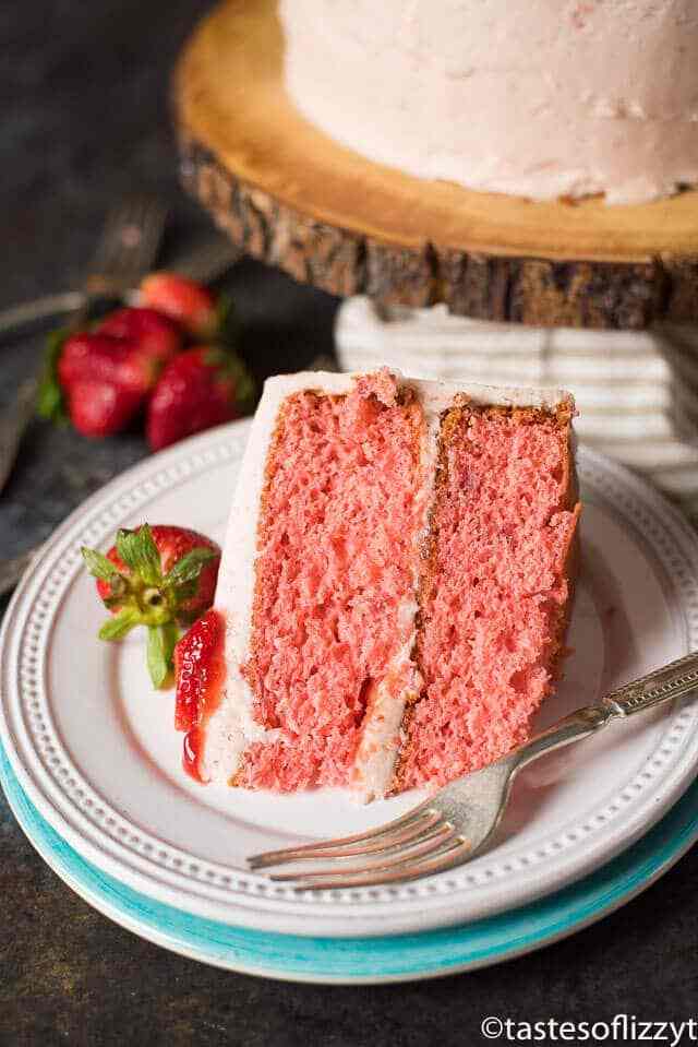 Easy Strawberry Cake 