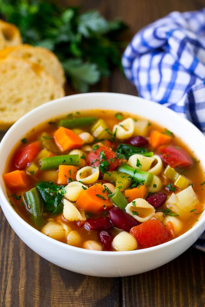 https://5dinners1hour.com/wp-content/uploads/2019/09/minestrone-soup-5.jpg