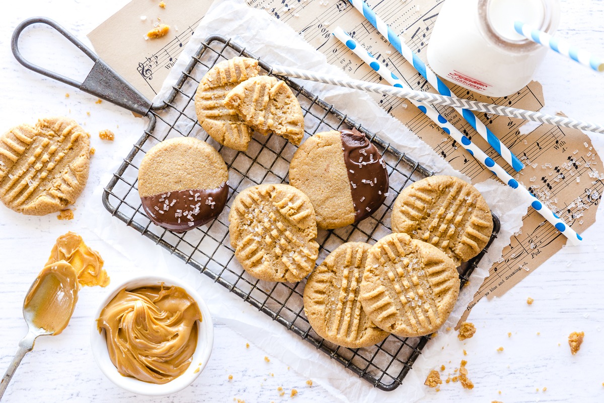 3 Ingredient Peanut Butter Cookies - 5 Dinners In 1 Hour